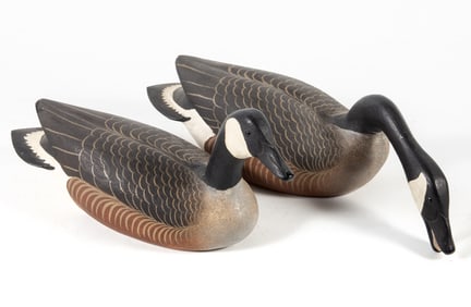 WARD BROS. GOOSE MINIATURES (2)