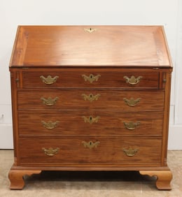 CHIPPENDALE DESK