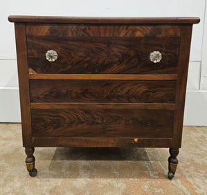 ANTIQUE COMMODE