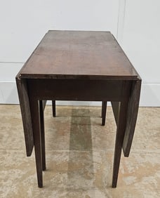 ANTIQUE DROP LEAF TABLE