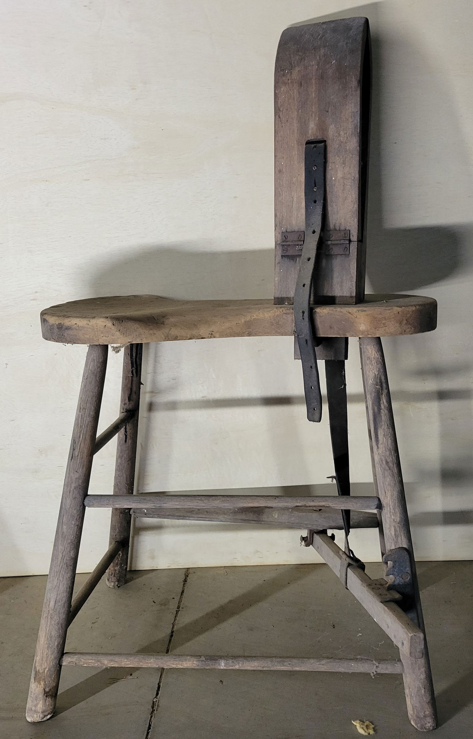 PRIMITIVE LEATHER VISE (1 of 3)