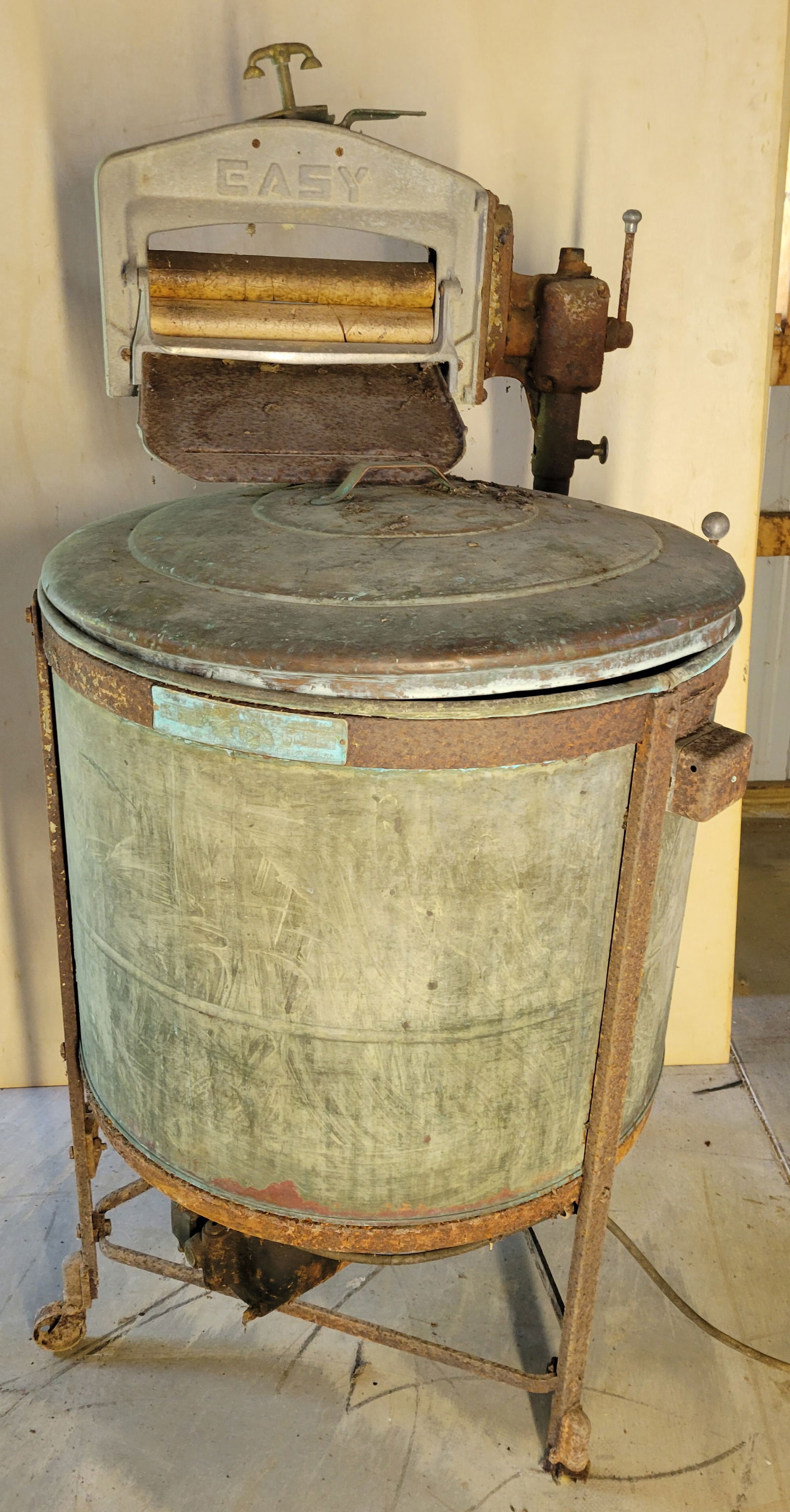 "EASY" WASHER WRINGER (1 of 5)