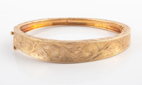 14K GOLD BANGLE BRACELET