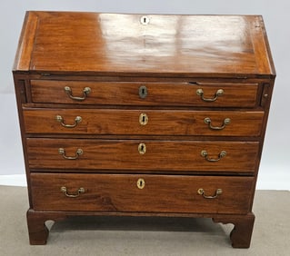 CHIPPENDALE DESK