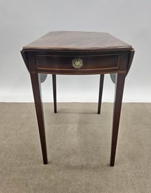 ANTIQUE PEMBROKE TABLE