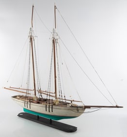 ANTIQUE SHIP MODEL