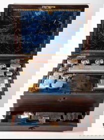 TRAVELING VANITY CASE