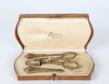 FRENCH VICTORIAN SEWING KIT