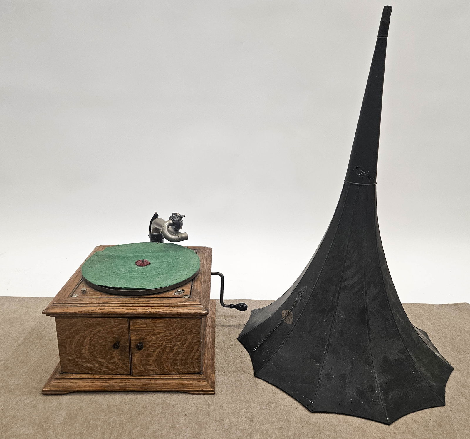 VICTOR TALKING MACHINE (1 of 10)