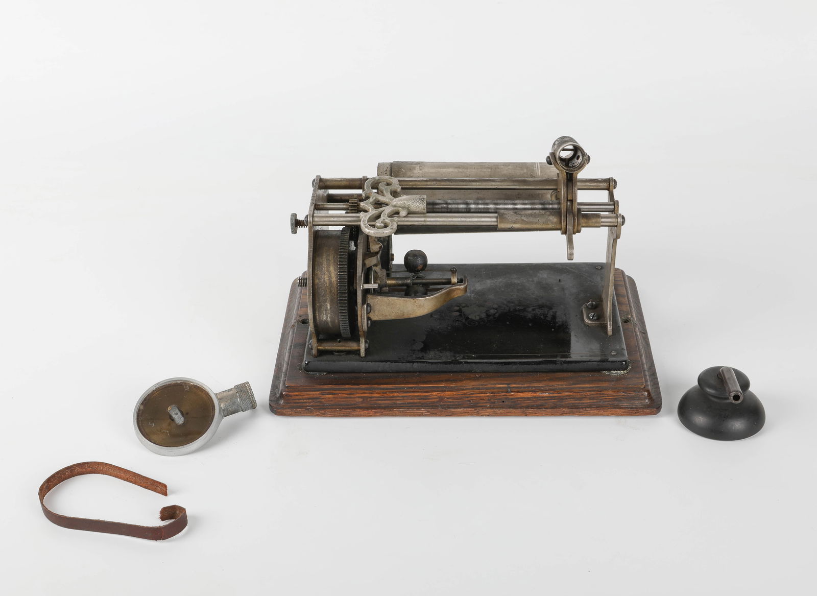 COLUMBIAN GRAPHOPHONE (1 of 7)