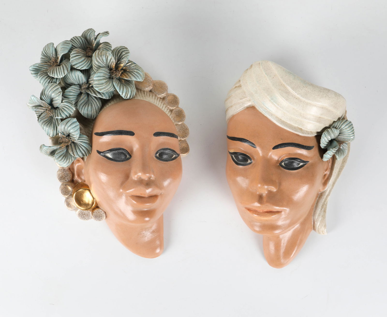 (2) HEAD WALL PLANTERS (1 of 5)