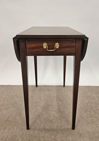 HEPPLEWHITE STYLE MAHOGANY PEMBROKE TABLE