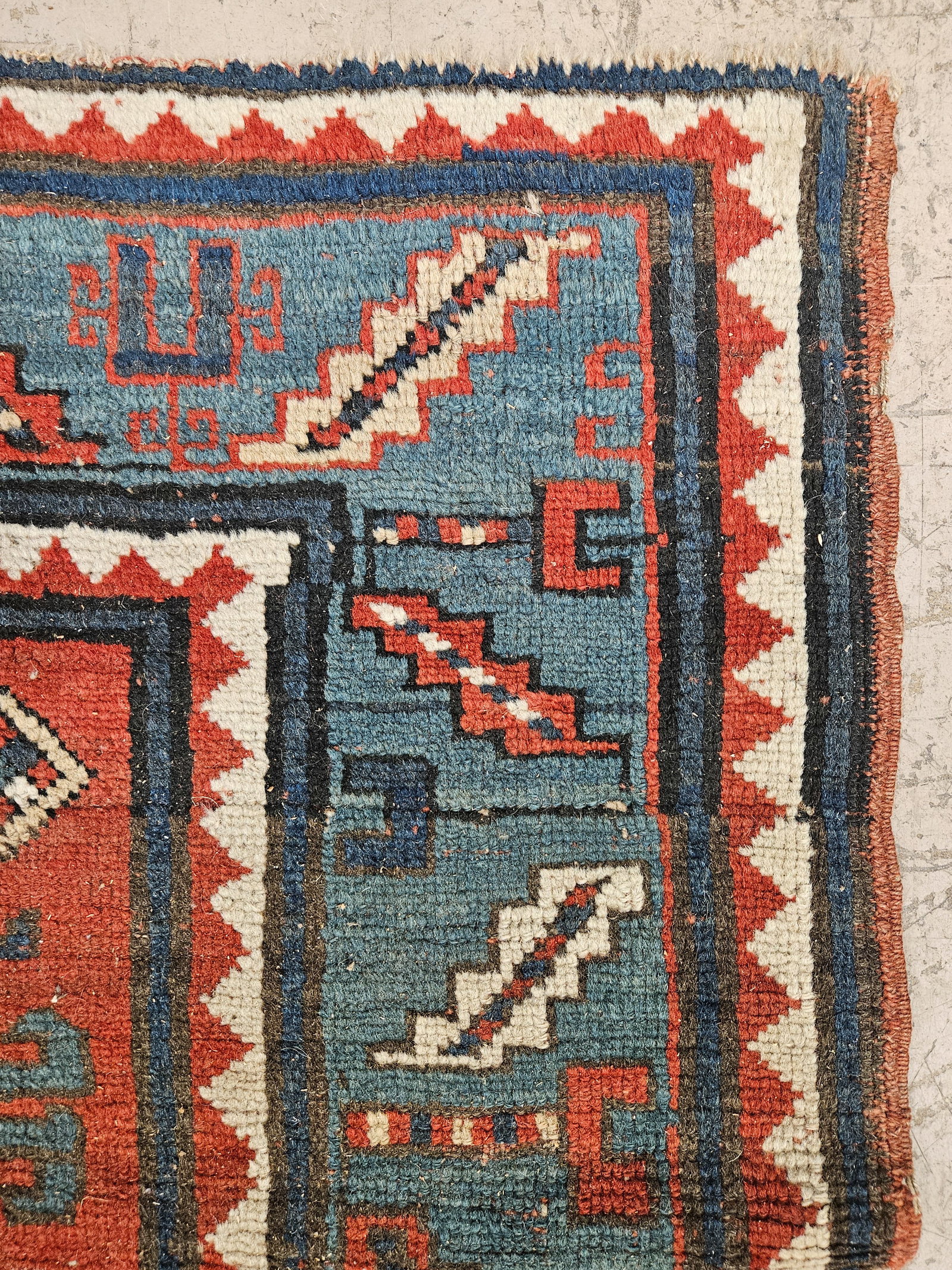 ORIENTAL AREA RUG - 5