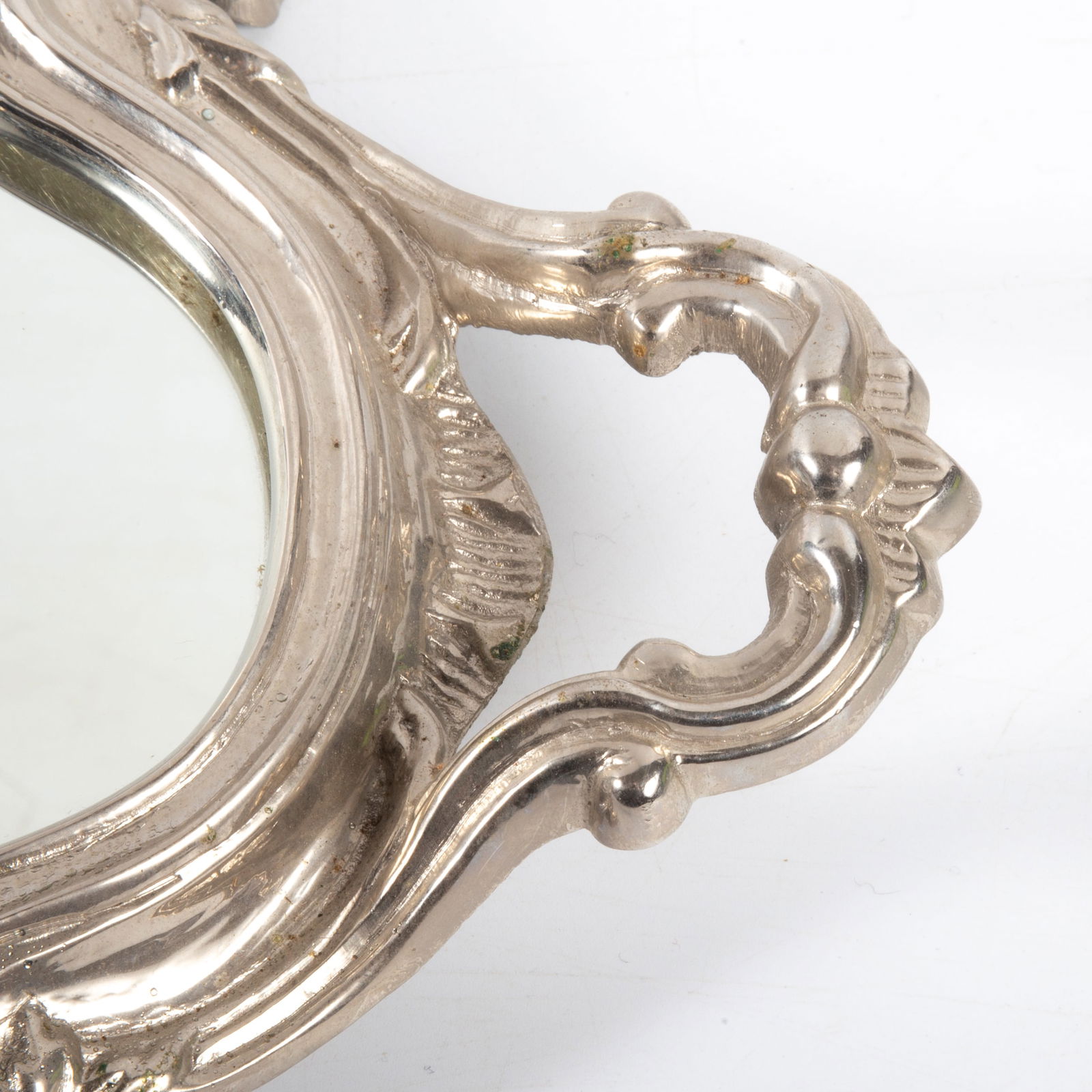 SILVER TONED PLATEAU - 3