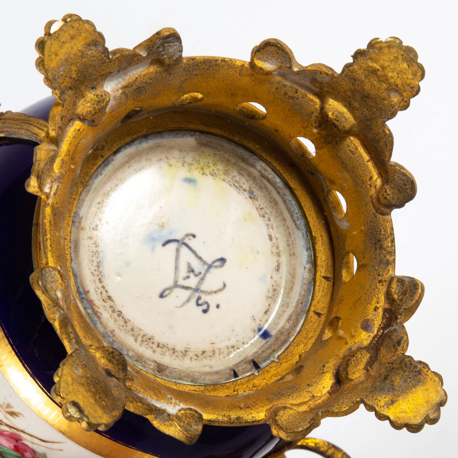 ANTIQUE SEVRES COVERED CACHE POTS (2) - 7