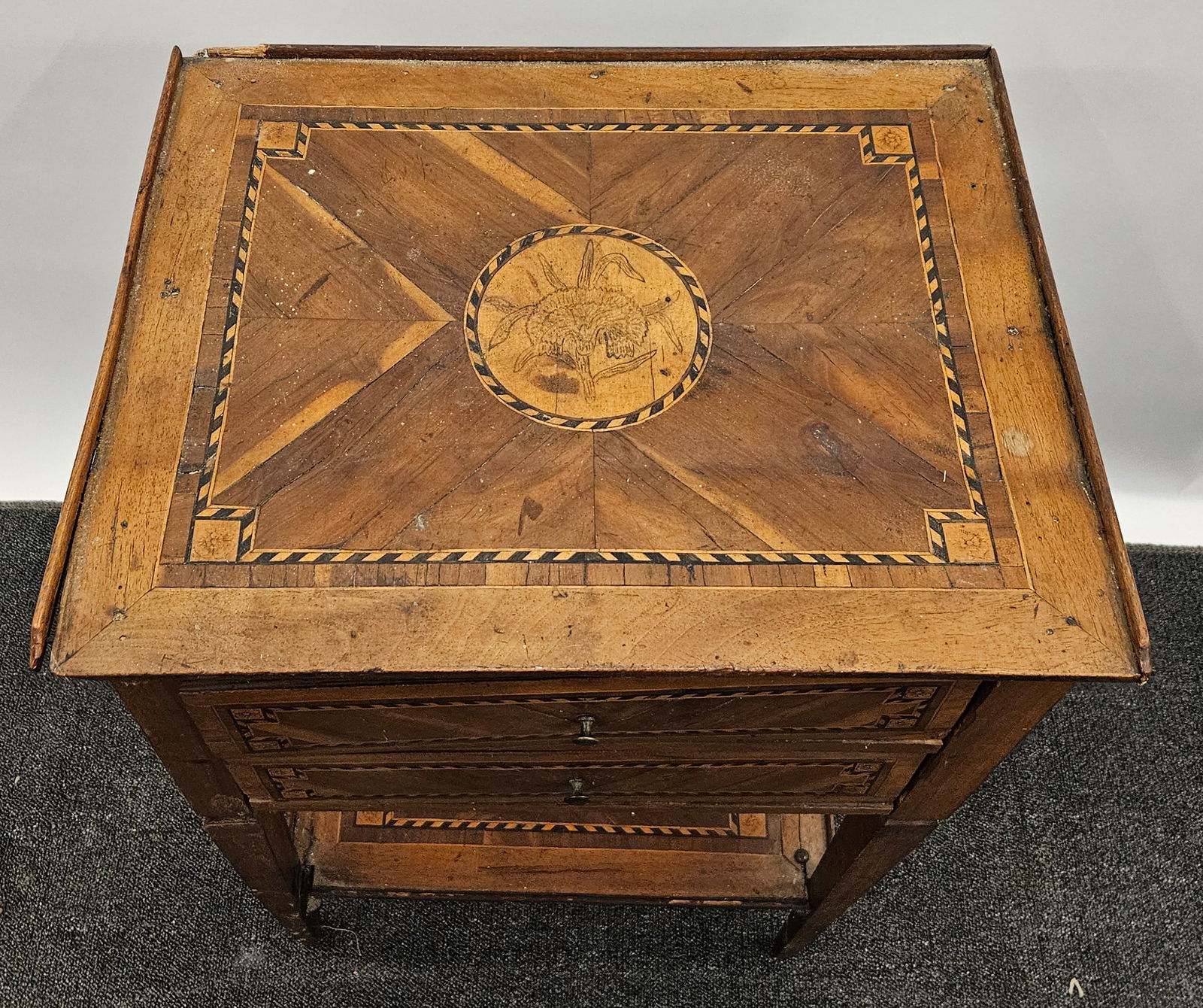 NEO CLASSICAL STYLE TABLE - 7