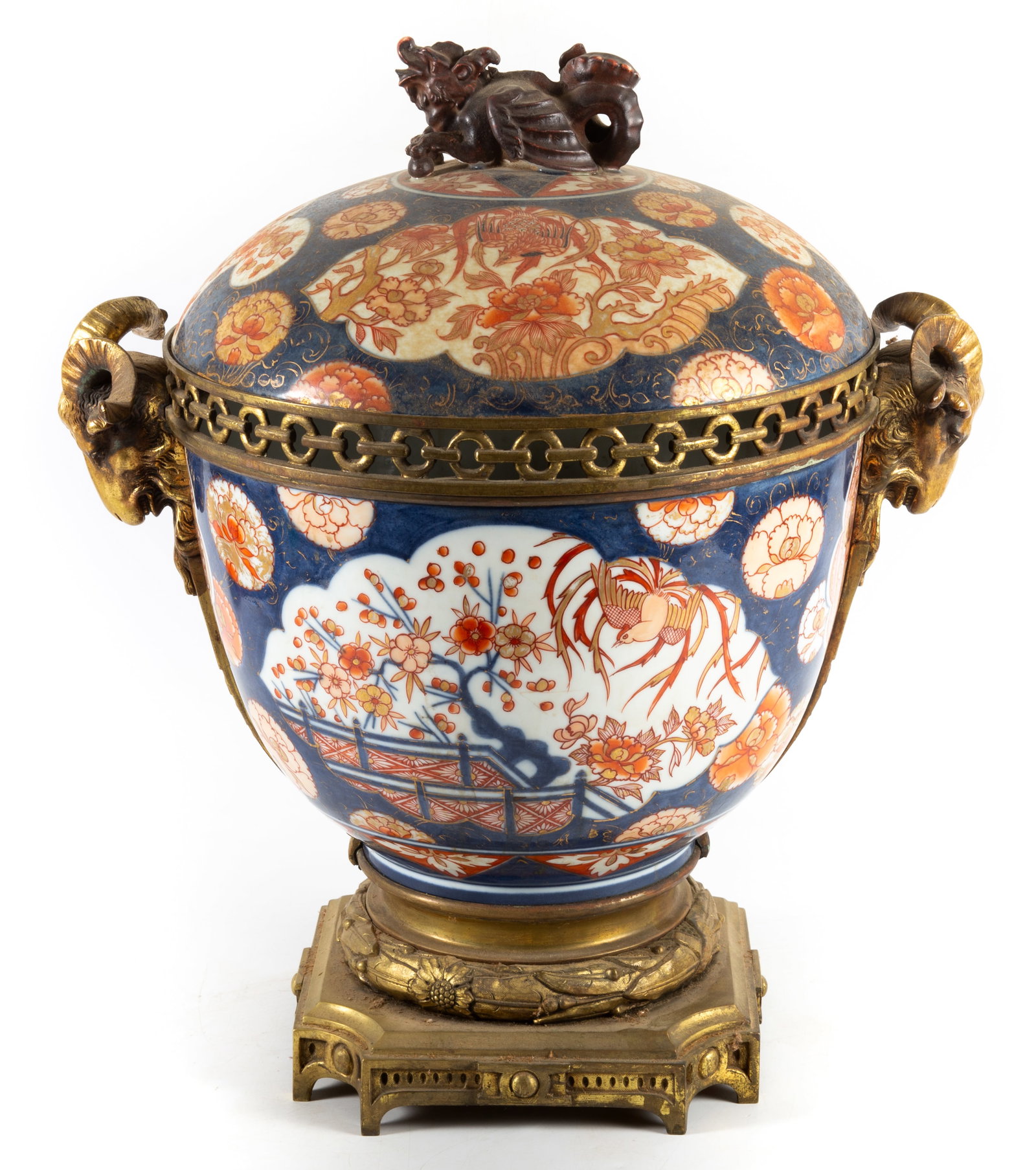 ANTIQUE IMARI COVERED URN: Ormolu mounts; H-20", L-15 1/2", G-VG