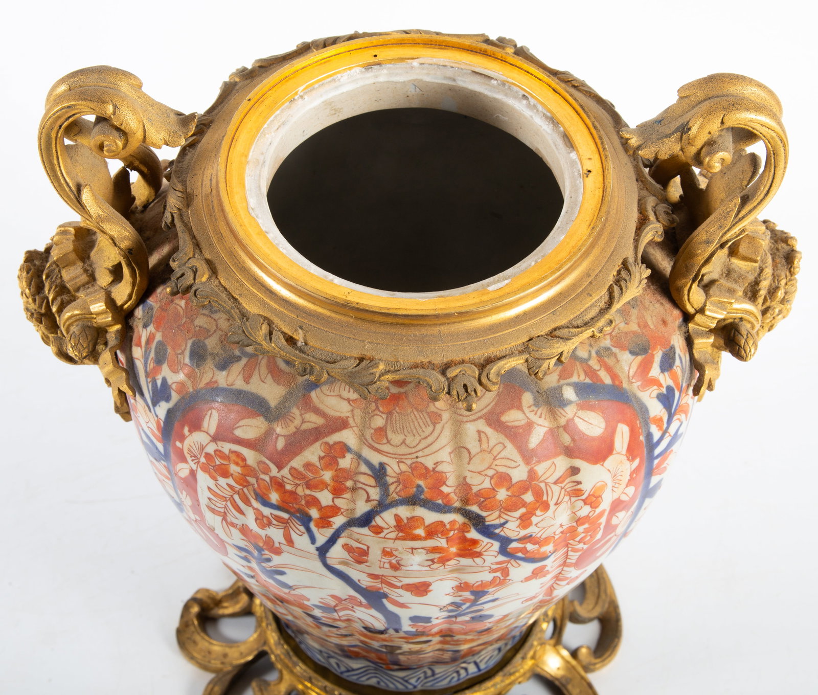 ANTIQUE IMARI URN - 6