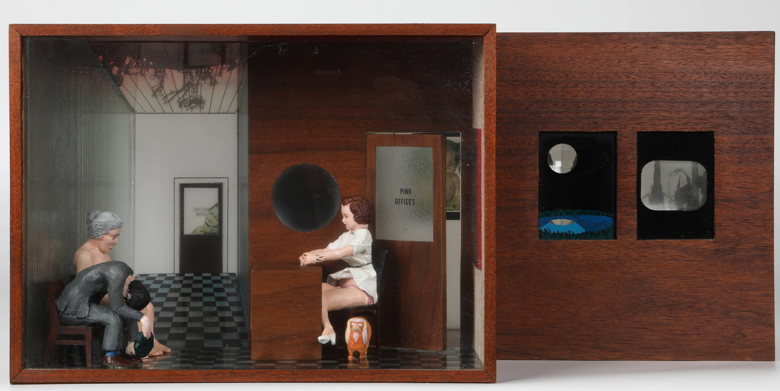 THREE DIMENSIONAL ART IN CASE: Holographic diorama, with wood case; 18" x 9" x 9"; wood case: 22" x 12" x 12", VG
