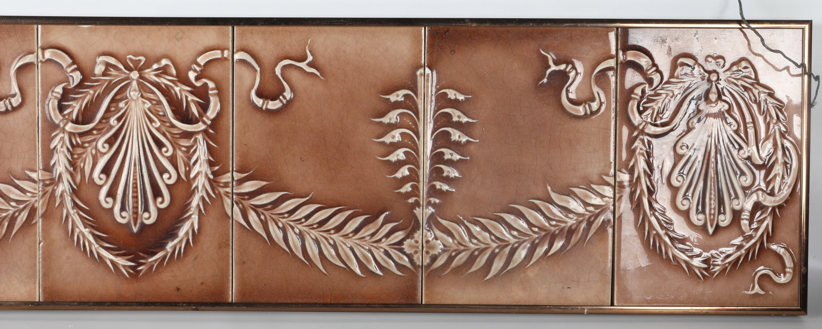 DECORATIVE TILE PLAQUE - 4