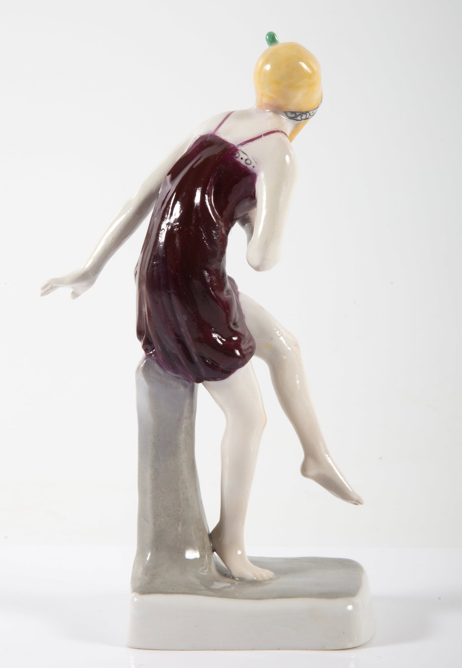ART DECO FIGURINE - 3