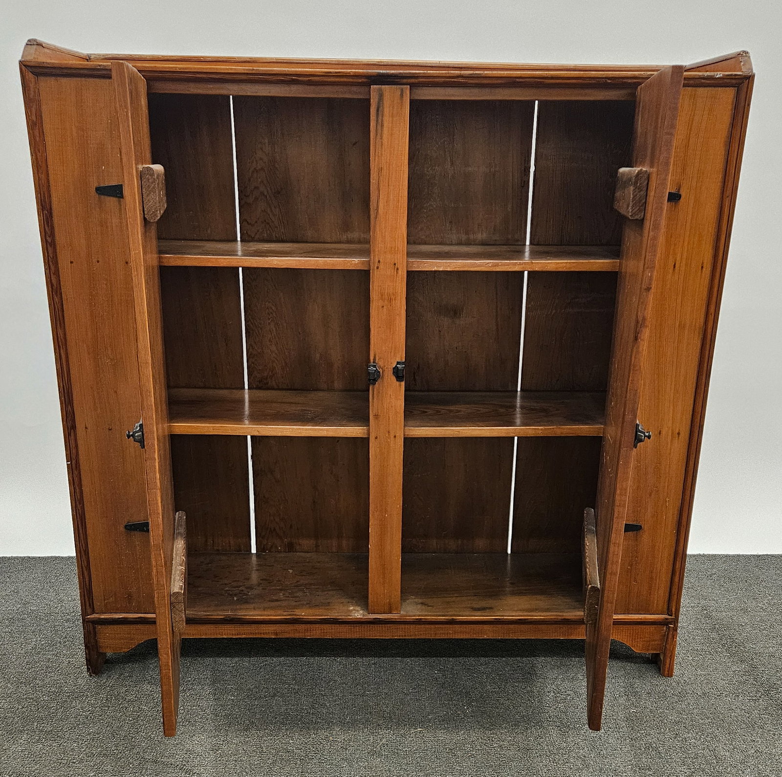 COUNTRY LOW CUPBOARD - 3