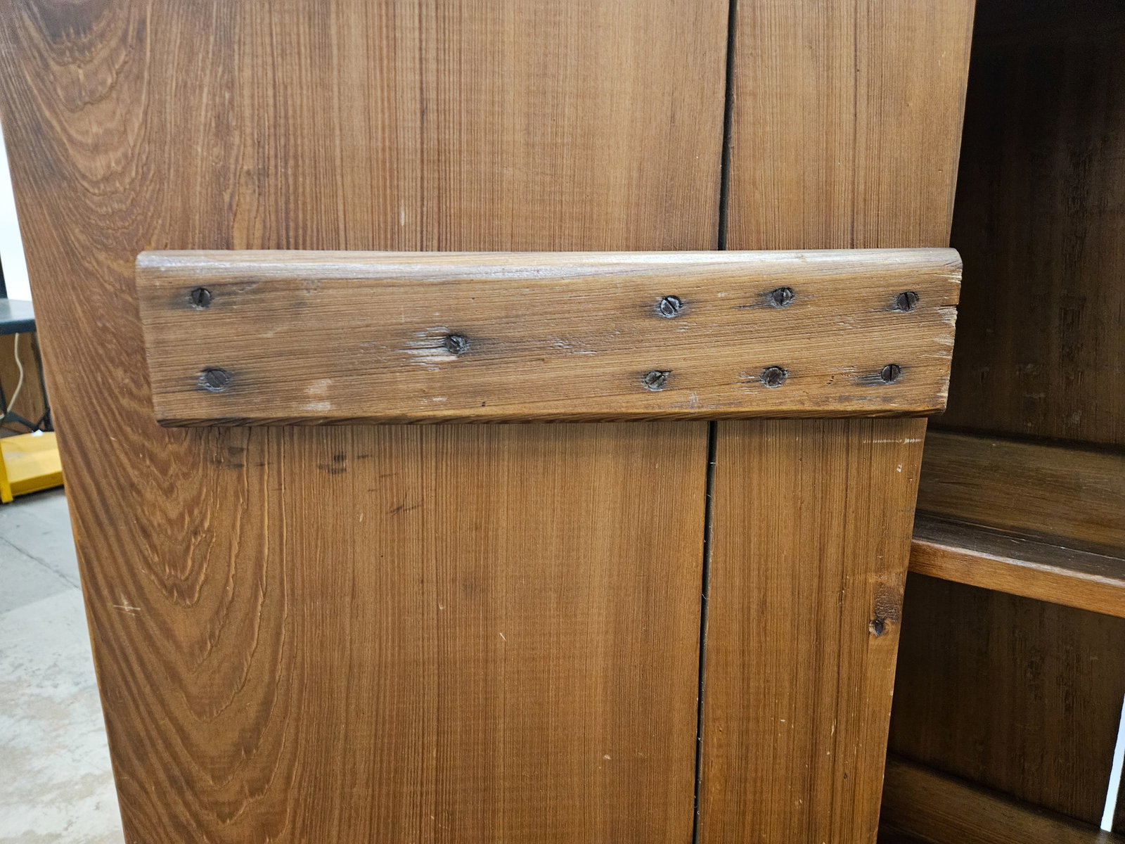 COUNTRY LOW CUPBOARD - 4