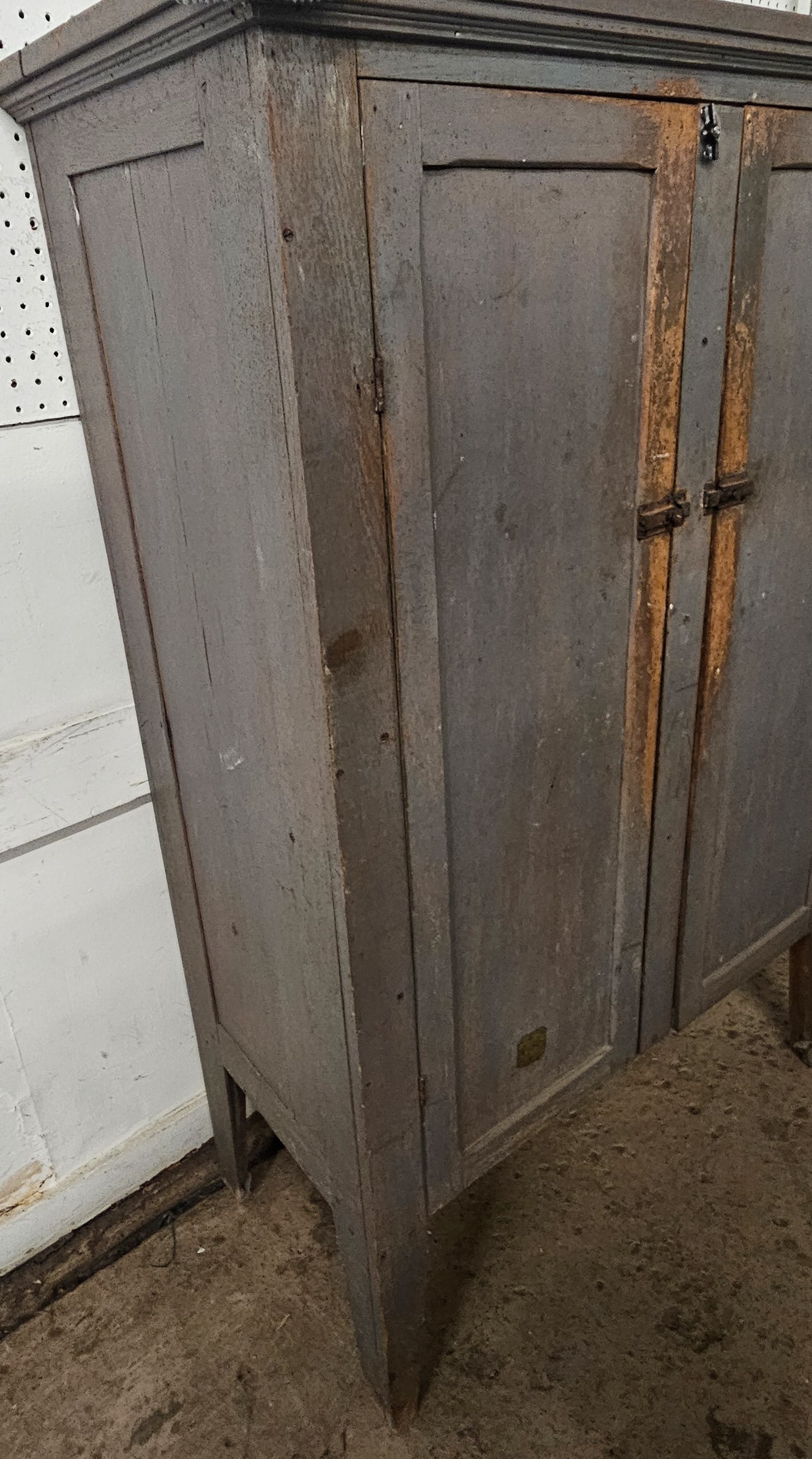 COUNTRY CUPBOARD - 5