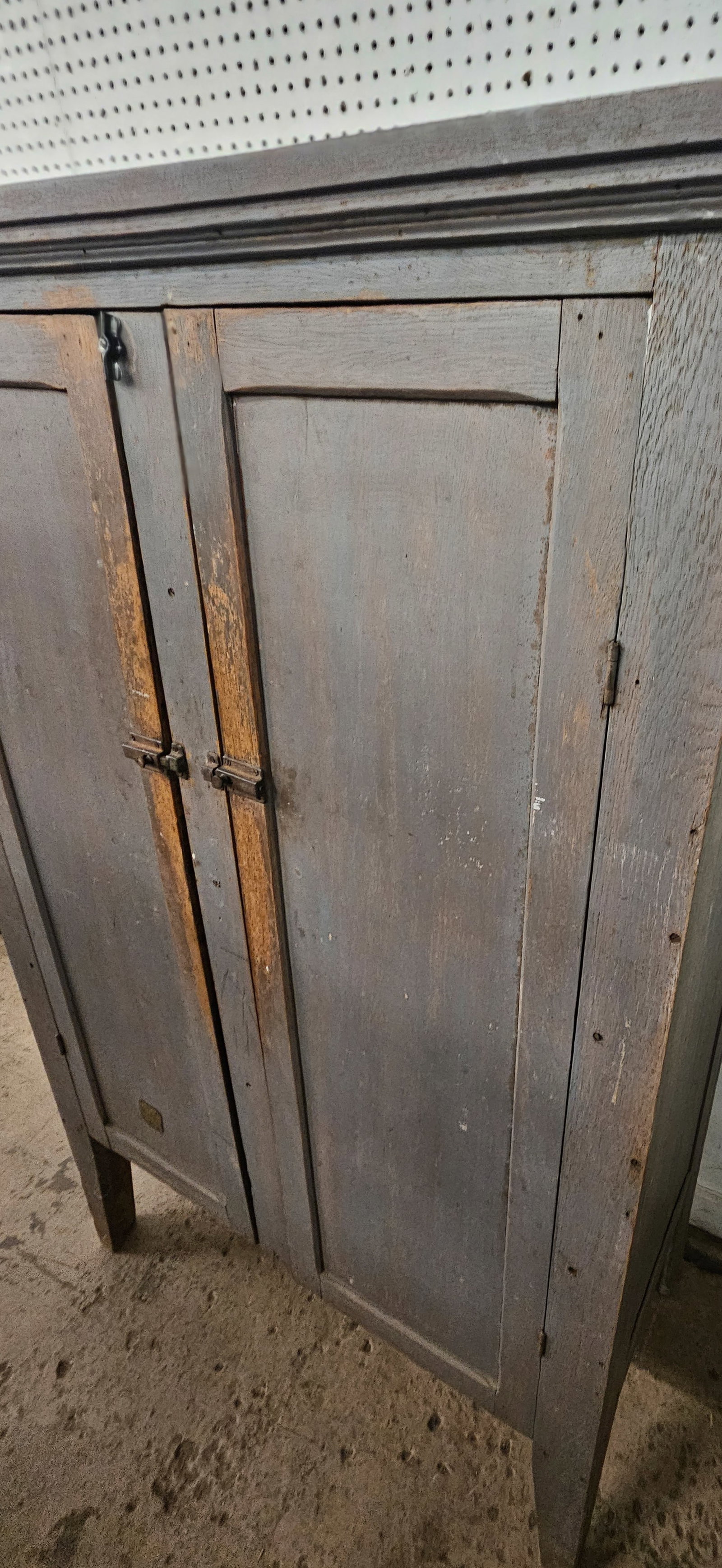 COUNTRY CUPBOARD - 6