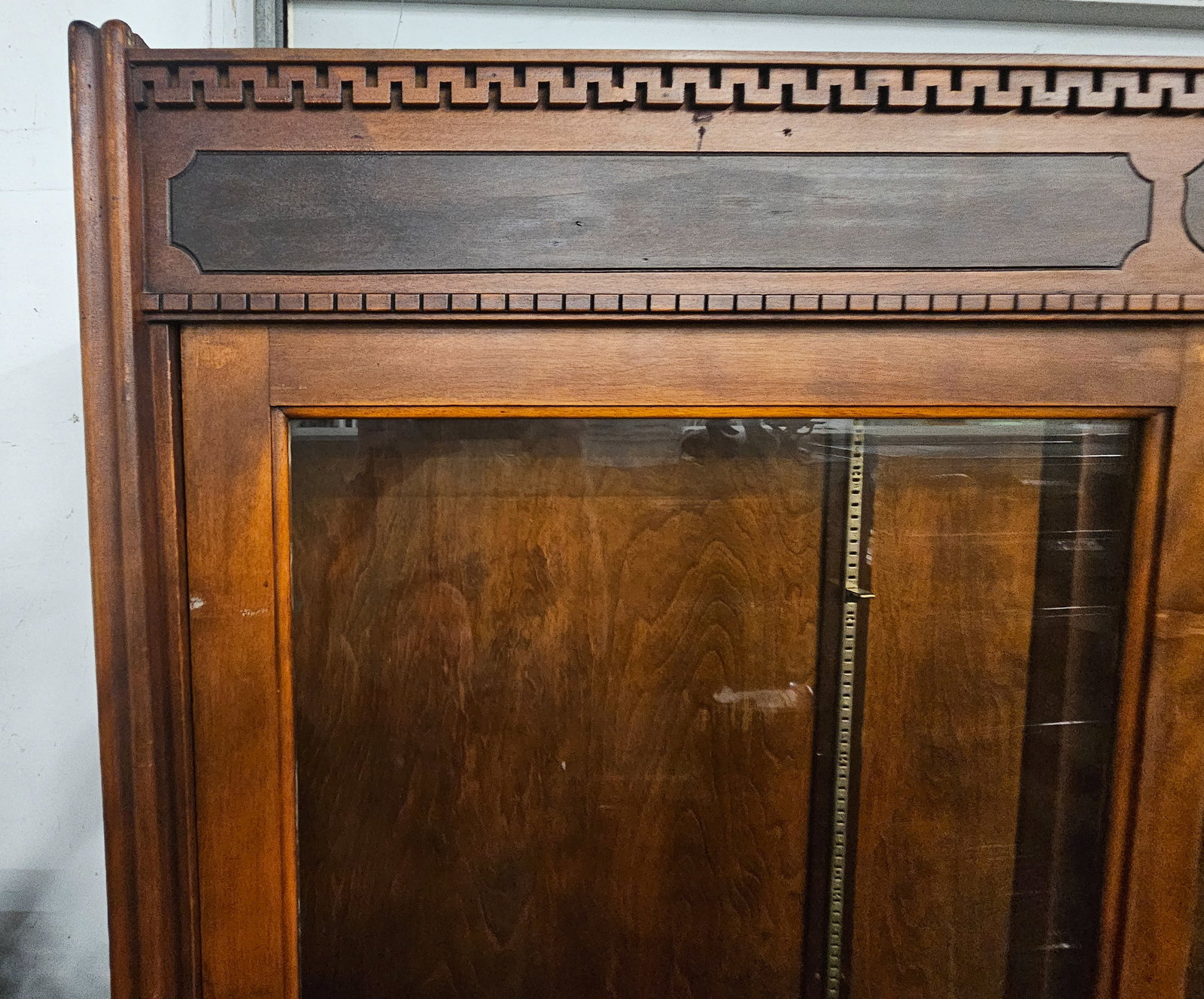 STORE DISPLAY CABINET - 2