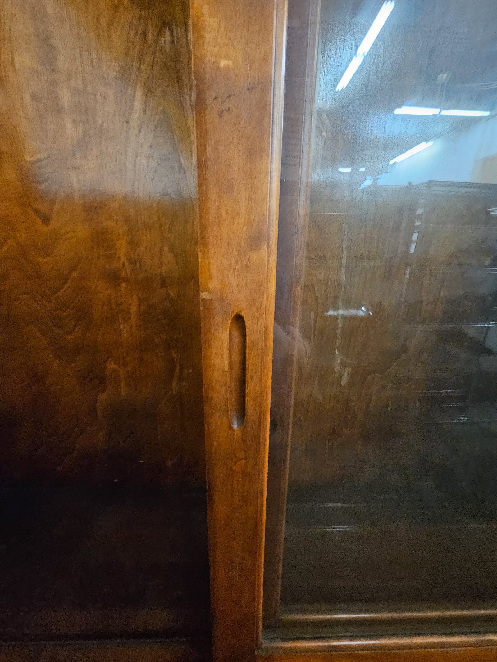 STORE DISPLAY CABINET - 5