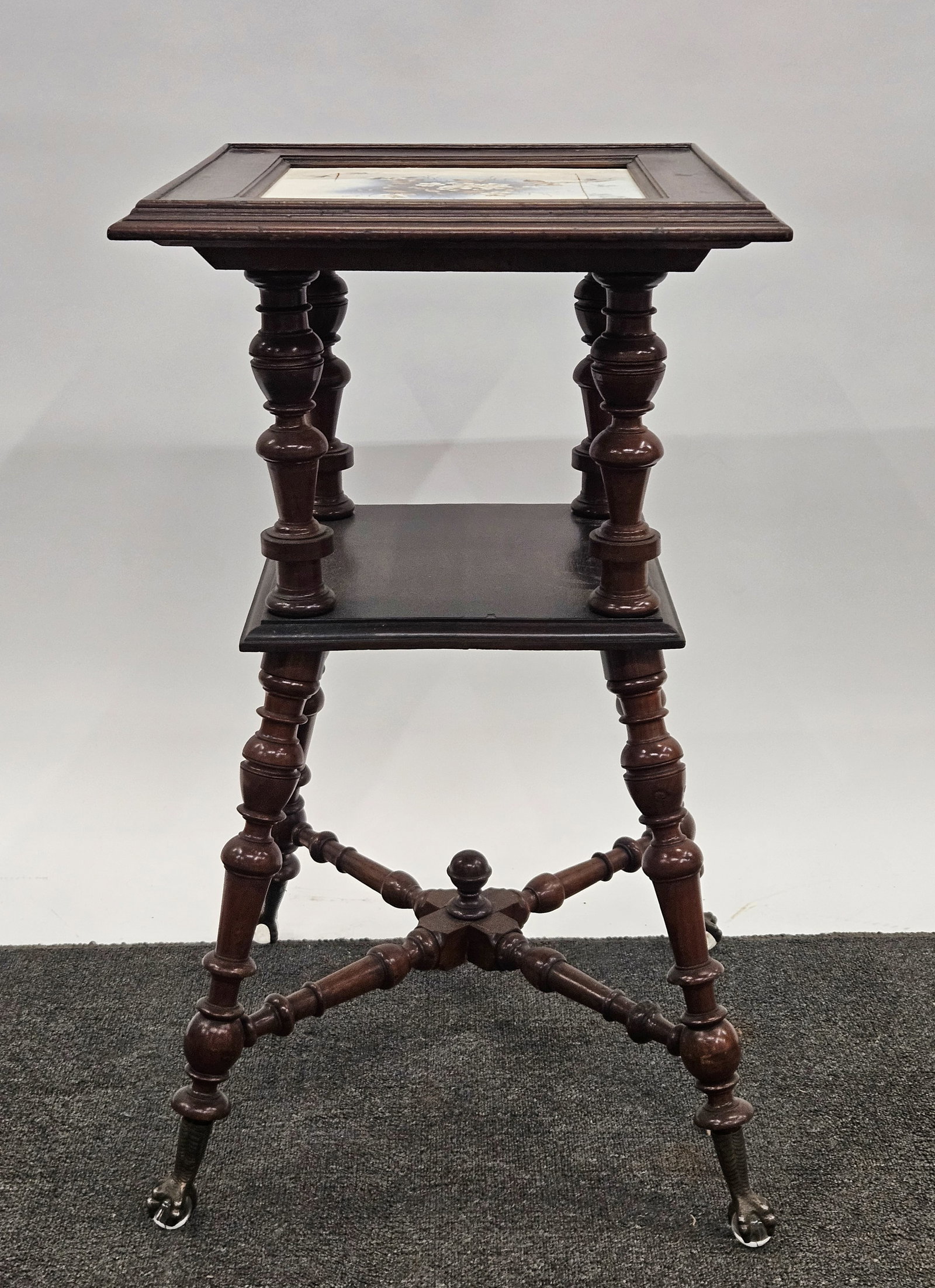 VICTORIAN LAMP STAND (1 of 6)