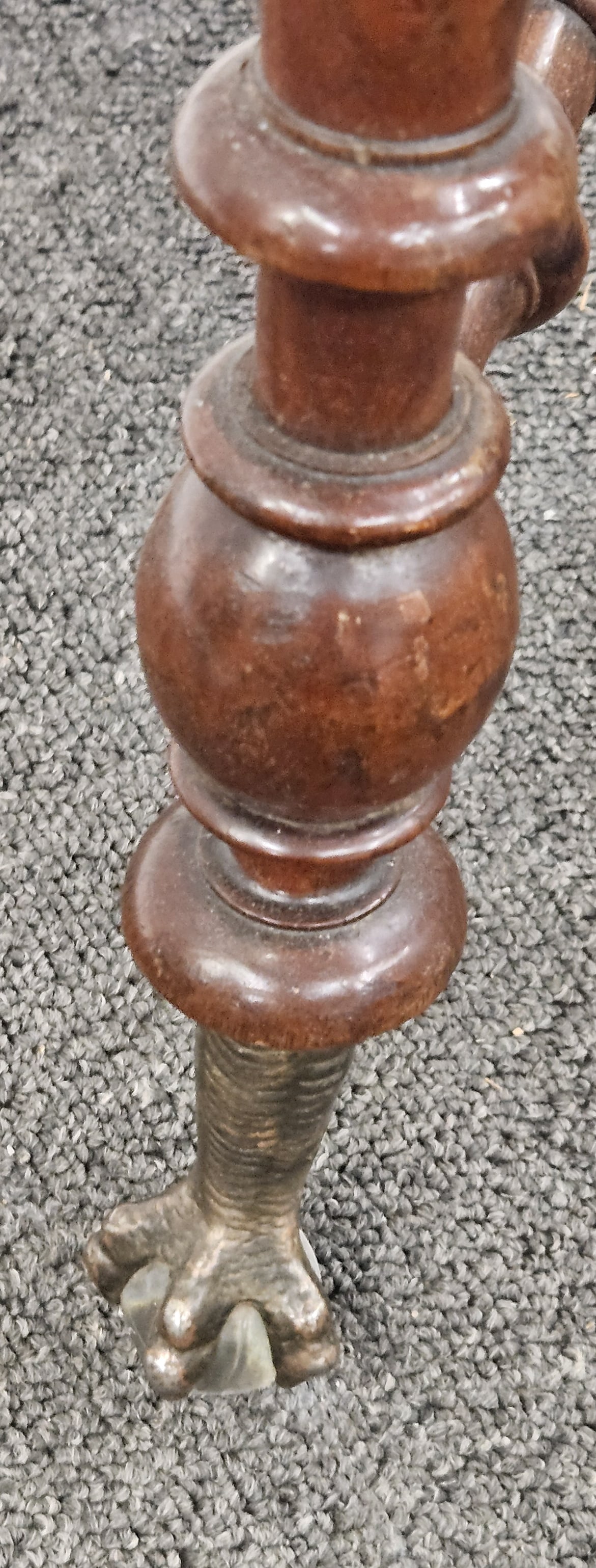 VICTORIAN LAMP STAND - 3