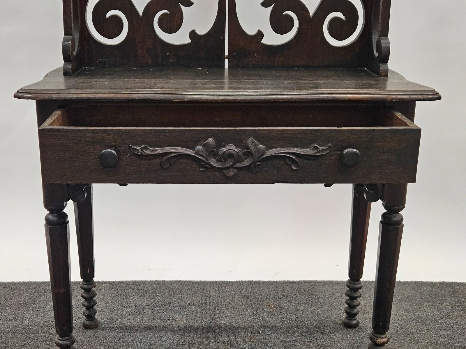 VCTORIAN HALL RACK - 3