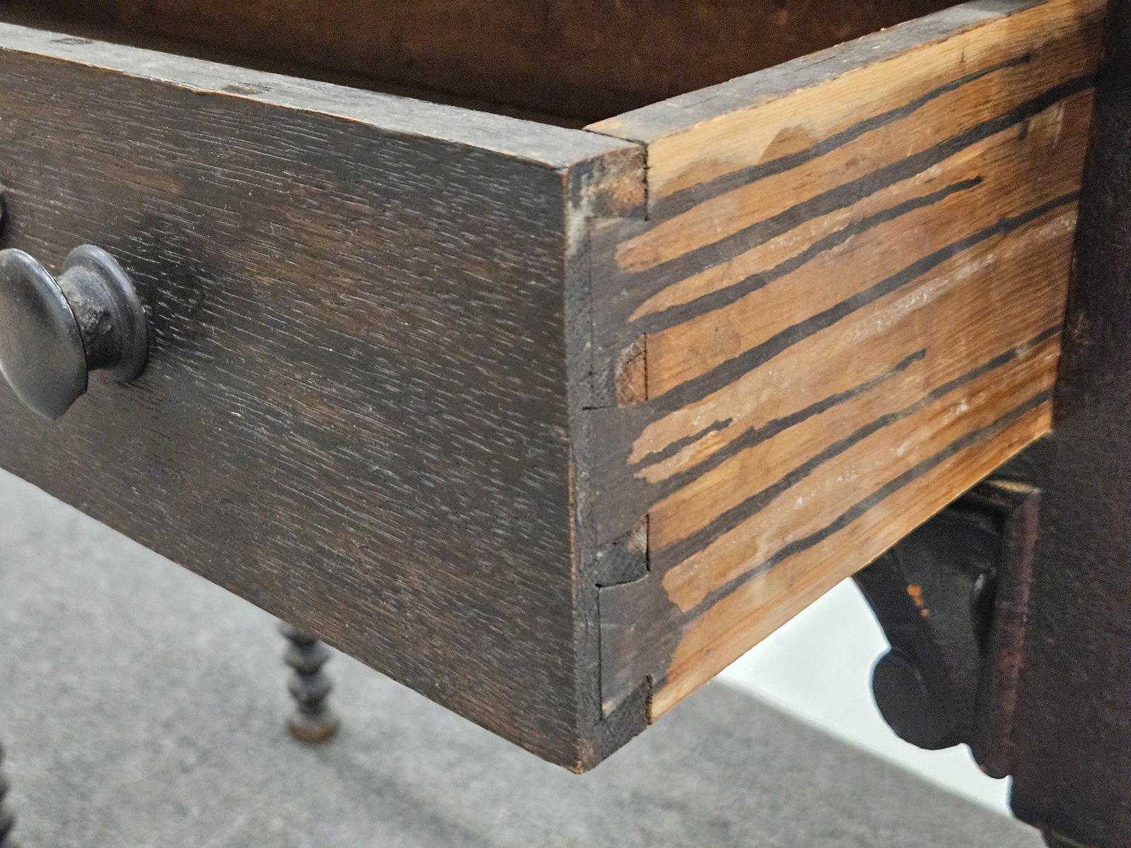 VCTORIAN HALL RACK - 4
