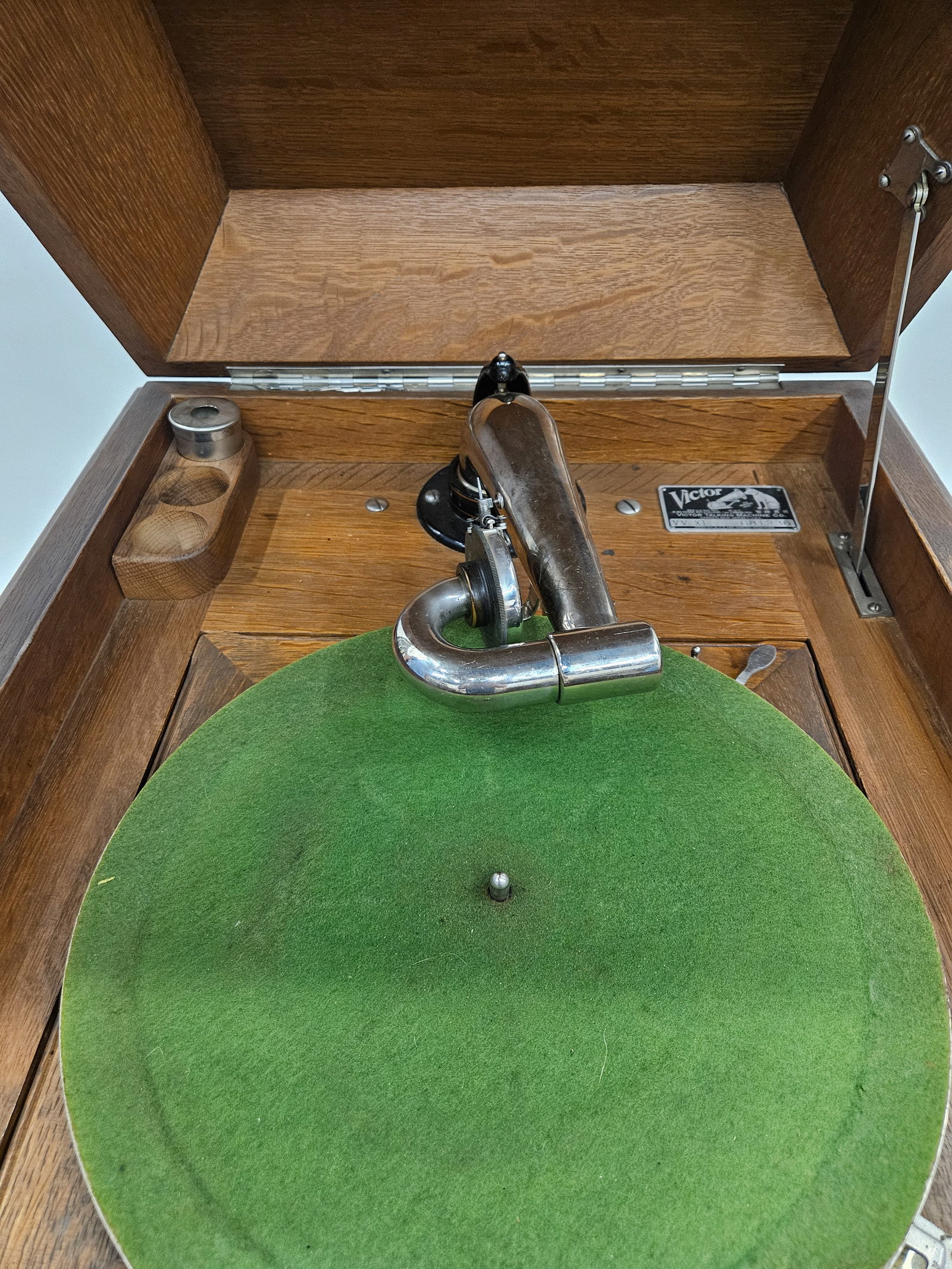 VICTOR VICTROLA XI - 5