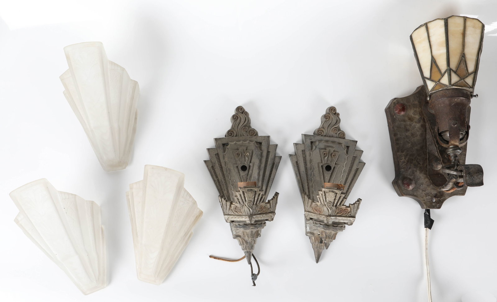 ARTS AND CRAFTS SCONCE: Possibly Handel(?), hammered metal arts and crafts wall sconce with leaded glass shade, together with (2) pot metal sconces and (3) mismatched sconce shades; H-12", G