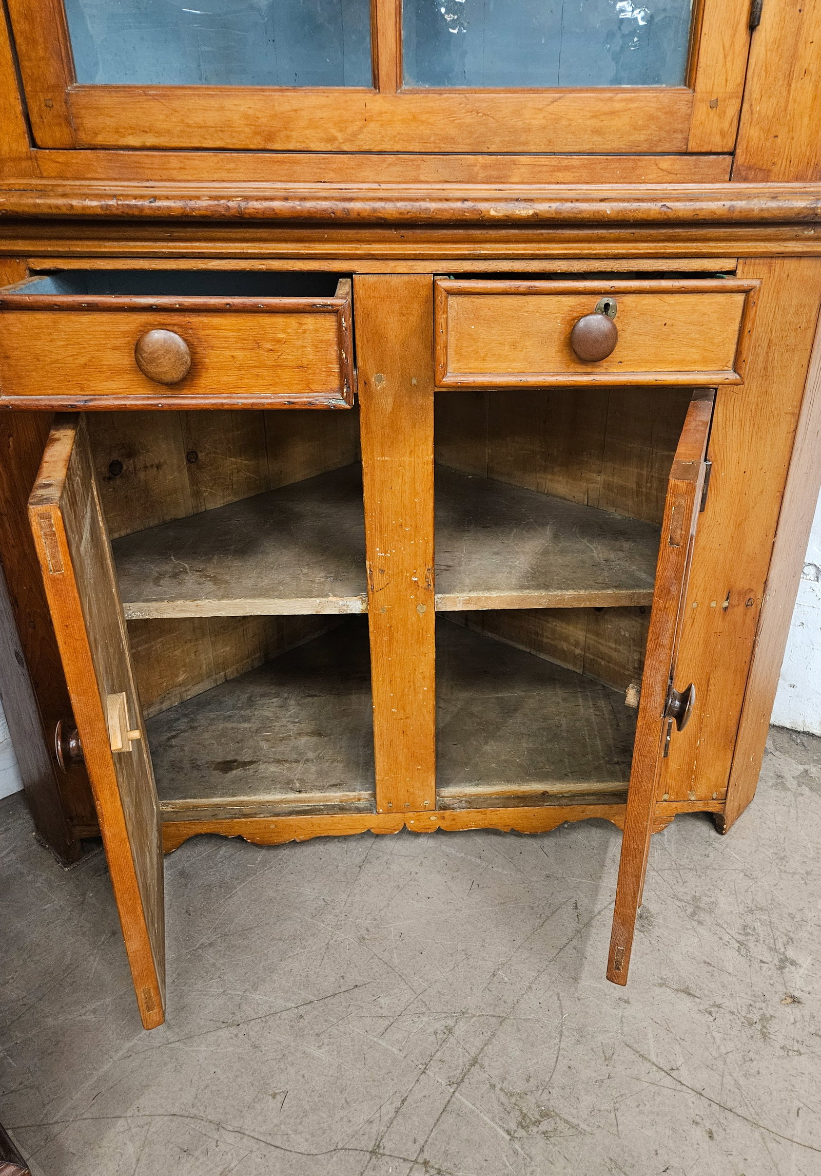 COUNTRY CORNER CUPBOARD - 3