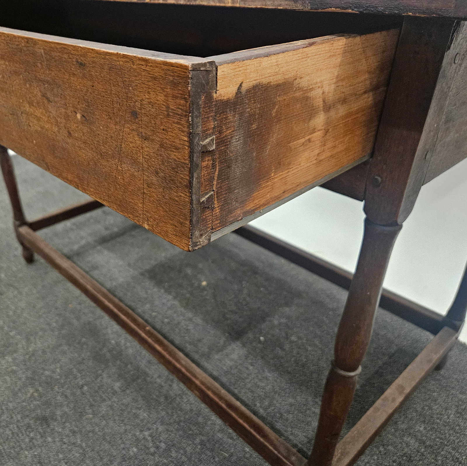SINGLE DRAWER TAVERN TABLE - 4