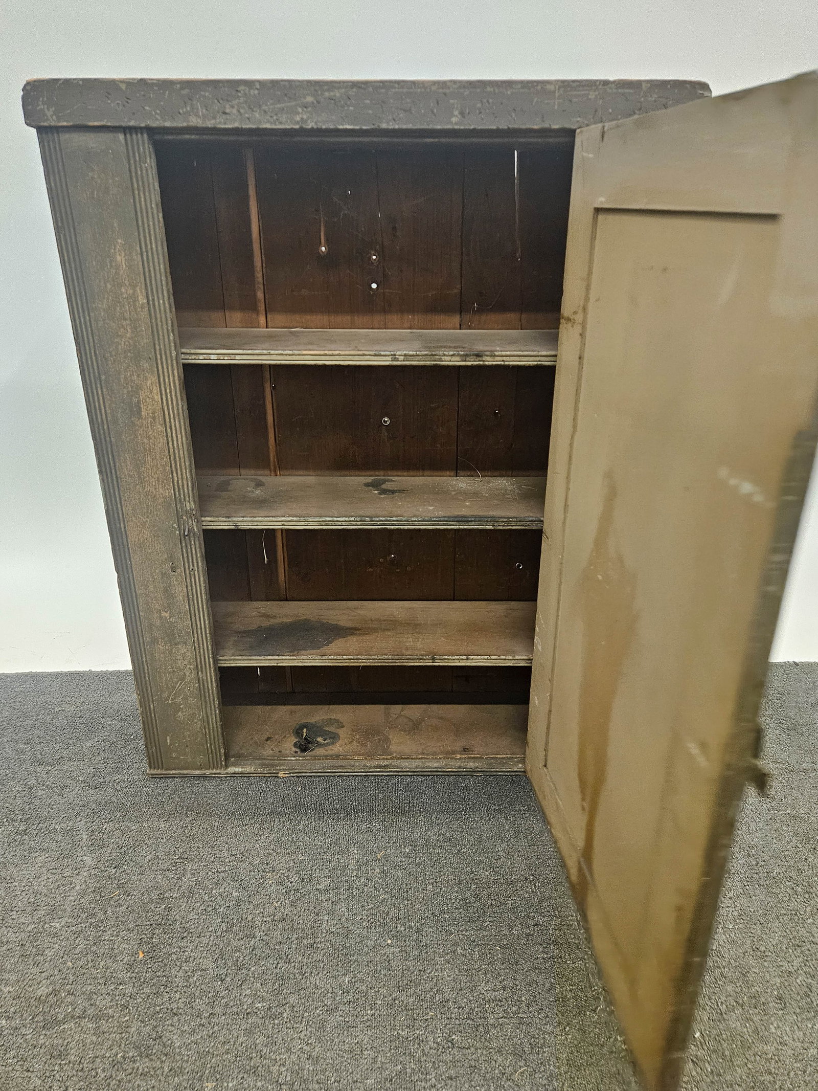 VINTAGE HANGING CABINET - 3