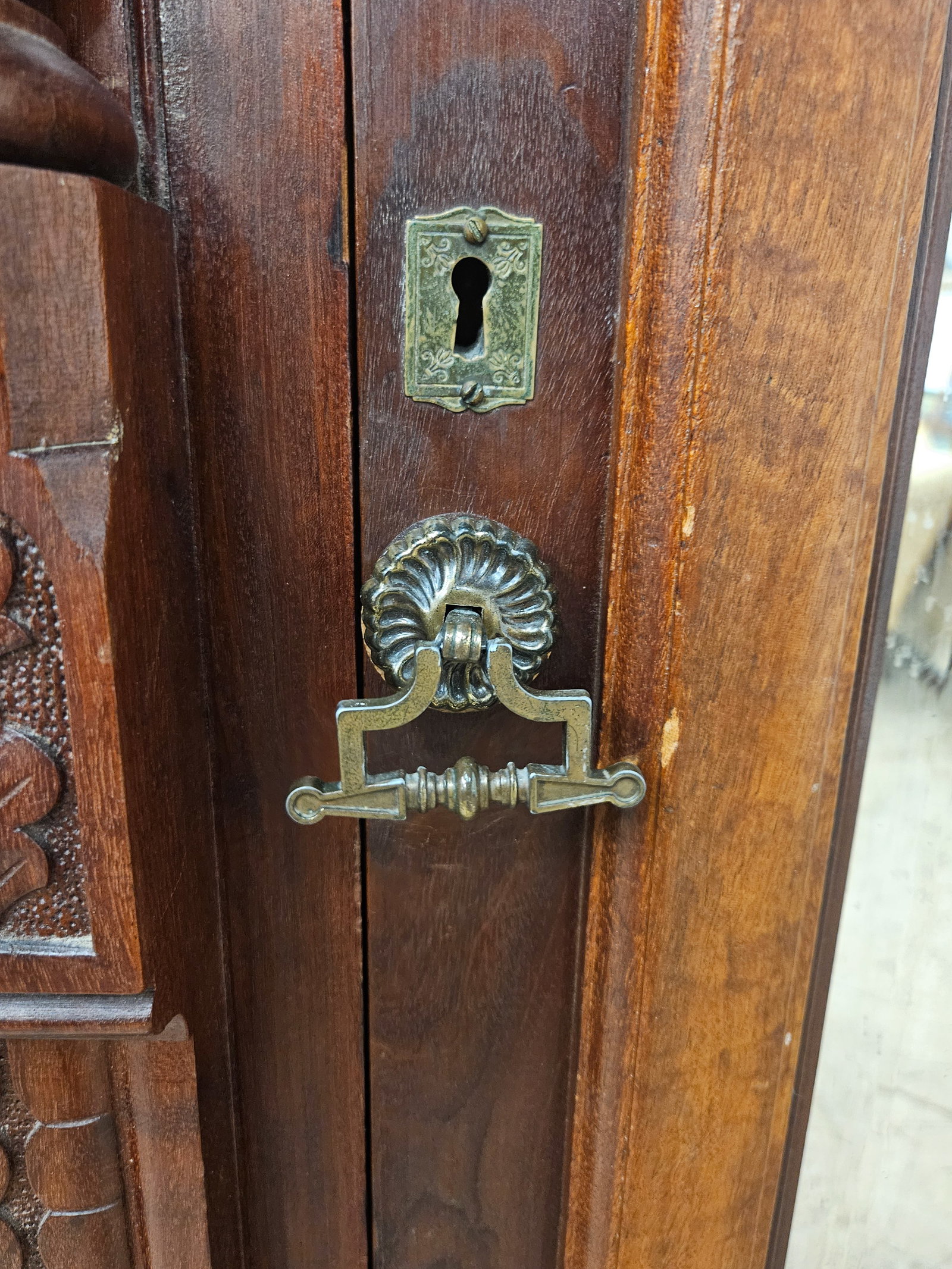 WALNUT VICTORIAN ARMOIRE - 7