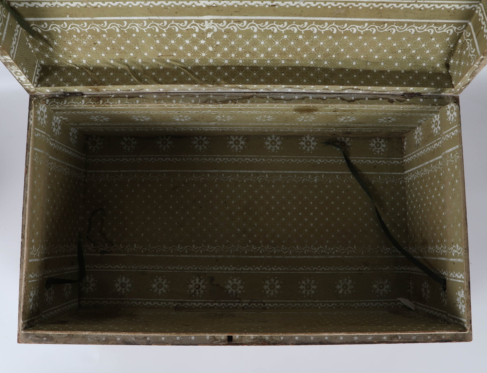 GRAIN PAINTED TRUNK - 5
