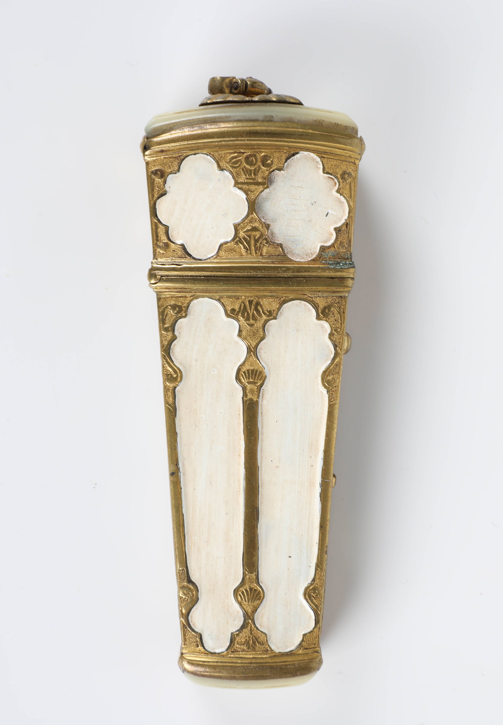 (3) OBJET DE VERTU - 12