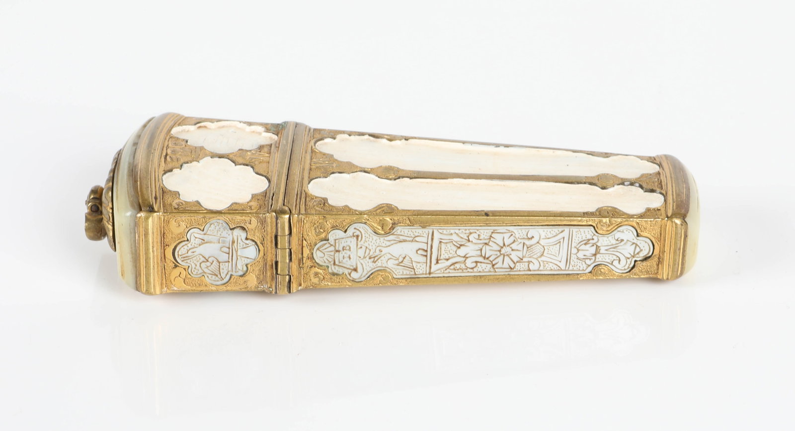 (3) OBJET DE VERTU - 14