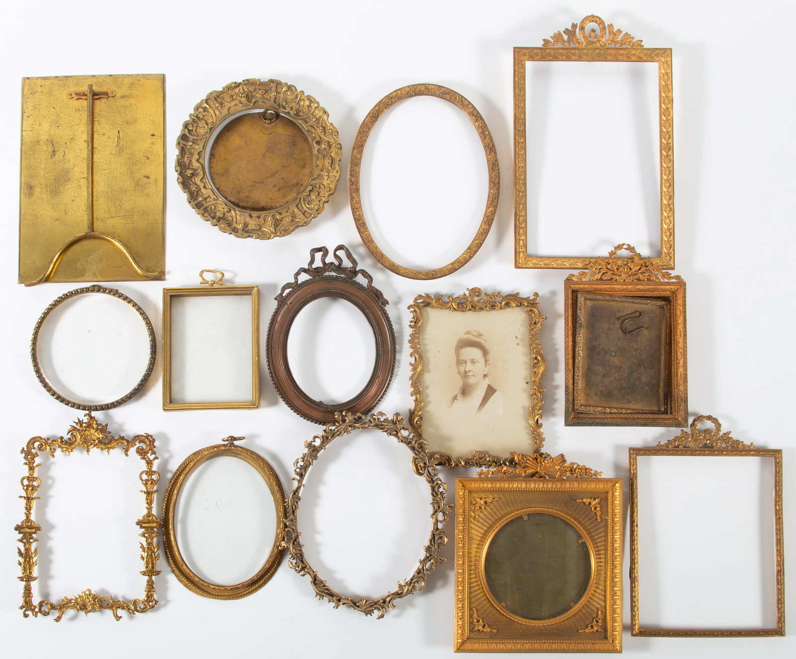 (15+/-) ANTIQUE FRAMES: Brass, tin, etc., some complete, some parts, wear, H: 4.5" - 9", F-vg
