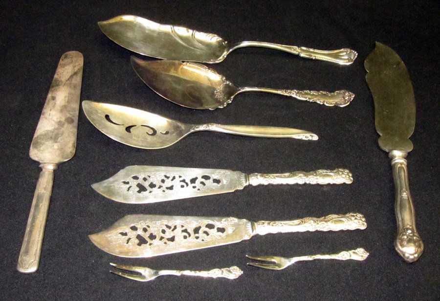 ICE CREAM SLICES AND PLATEDWARE (9): Swedish ice cream picks, assorted slices and knives, (1) with Abbotts advertising; L-4"-11", G-VG