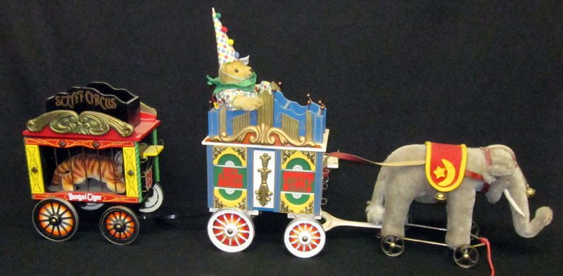 STEIFF CIRCUS WAGON: Elephant pulling five cages with various Steiff animals; original boxes; L-82", NM