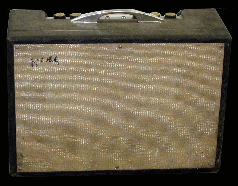 CHET ATKINS COUNTRY GENTLEMEN TUBE AMPLIFIER: 115 volts, 60 cyc - 1.2 amps; wear; missing speakers, some tubes and knobs; cover rough; L-26", F