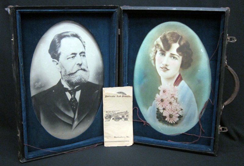 PHOTOGRAPHER / FRAMER SALESMAN'S SAMPLE CASE (1 of 1)