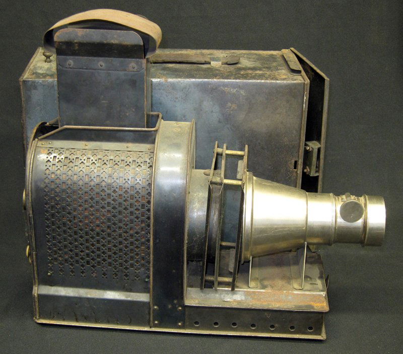 FRENCH PROJECTOR (1 of 1)